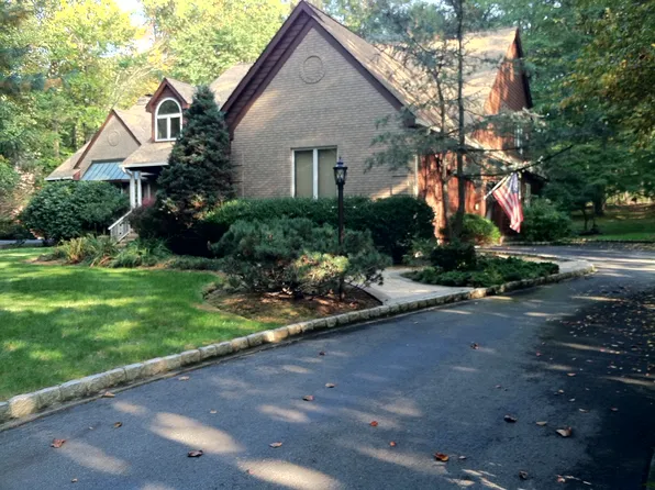 564 Riva Ave, North Brunswick, NJ 08902