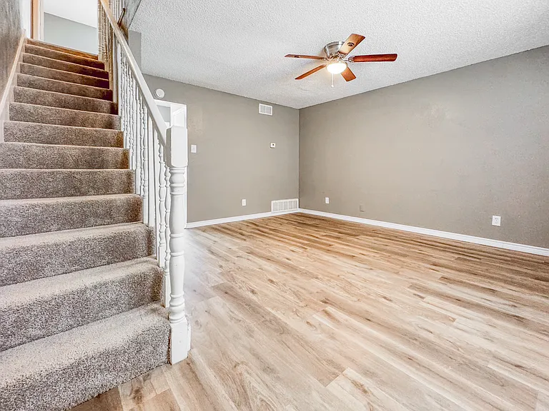 1050 Southmoor Ave — Photo 4