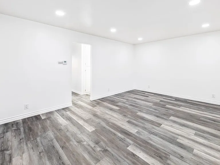 7542 Volga Dr — Photo 6