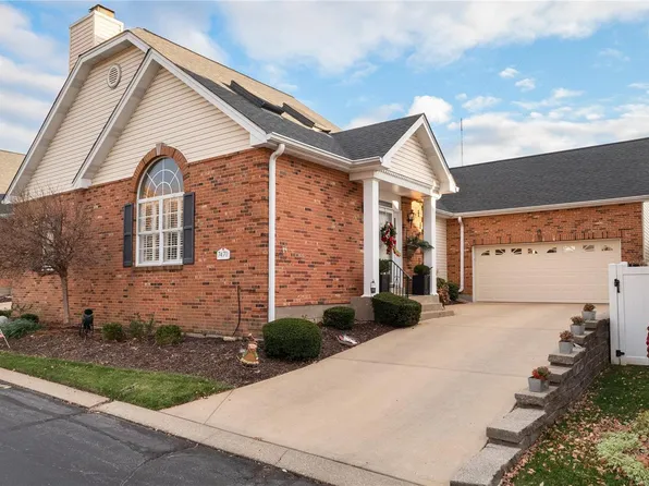 7470 Whitehall Colonial Ln, Saint Louis, MO 63119