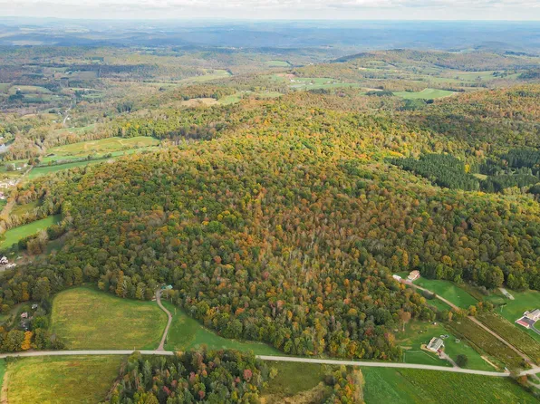 330 Wescott Rd, Tyler Hill, PA 18469