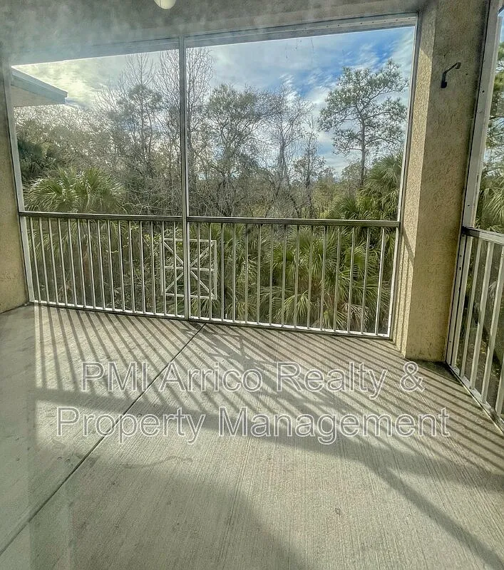 2 bed, 2.0 bath, 1032 sqft, $1,390 — Photo 2
