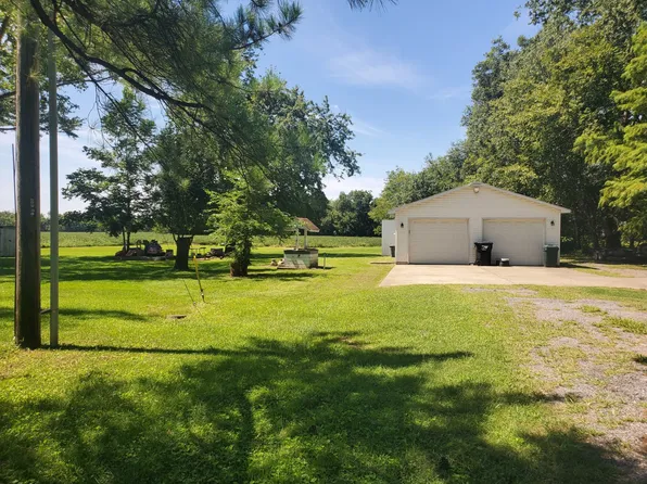 405 W 2nd St, Norris City, IL 62869