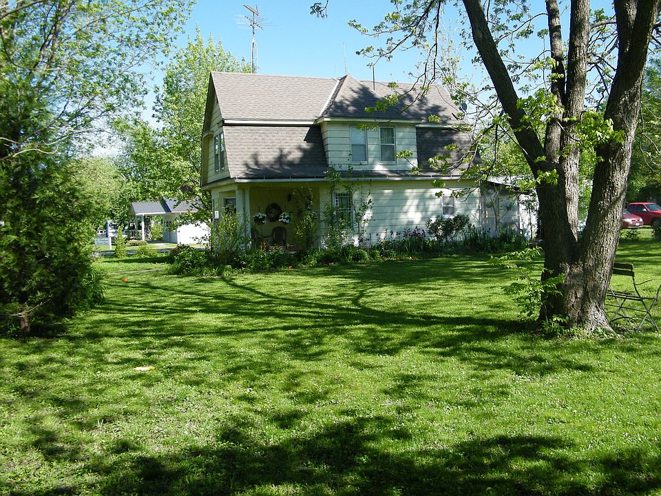 1st image of 300 Wood St