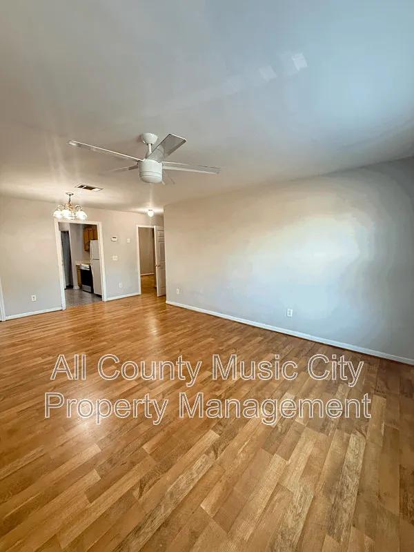 4 bed, 2.0 bath, 1244 sqft, $2,200 — Photo 4