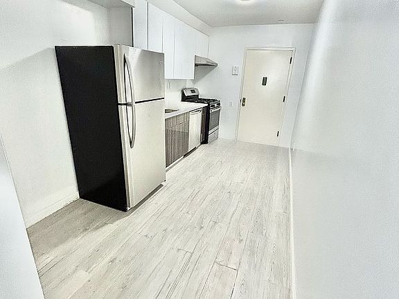 3rd image of 31-22 60th St #1F
