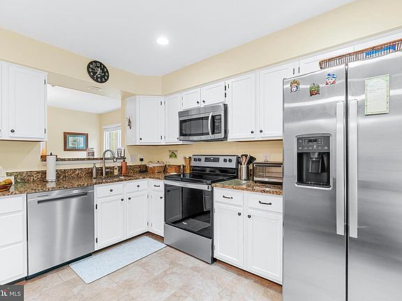 5th image of 3500 Dartmoor Ln #31