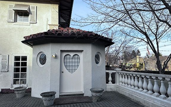 3rd image of 600 Doremus Ave