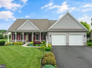 33 Apple Blossom Ln, Womelsdorf, PA 19567