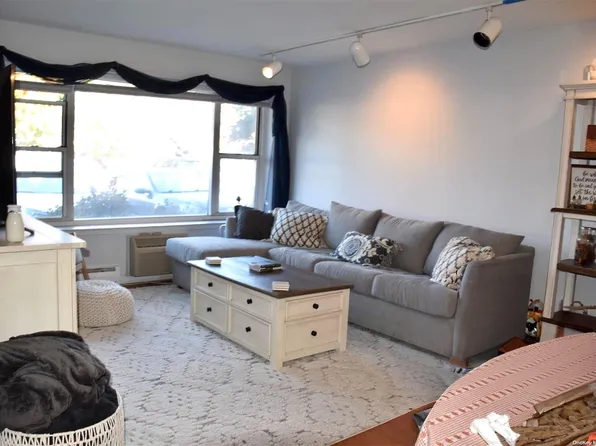 90 S Park Avenue #17A, Rockville Centre, NY 11570