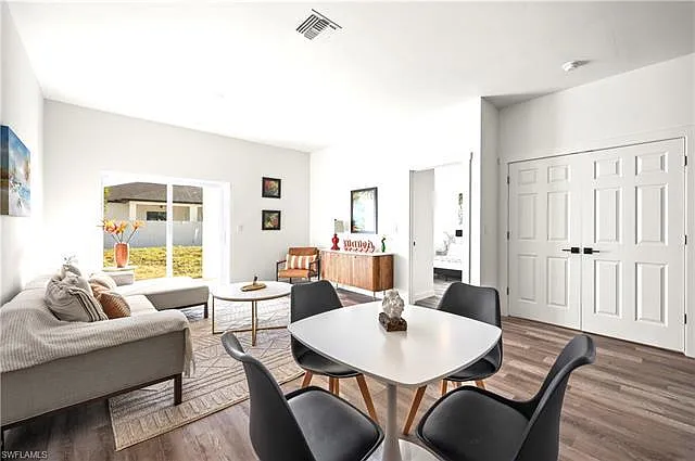 1141 1141/1143 Gilbert Ave S — Photo 18
