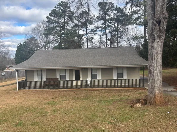 2614 Montague Avenue Ext, Greenwood, SC 29649
