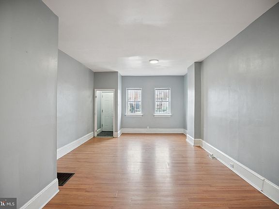 3rd image of 741 E Allegheny Ave
