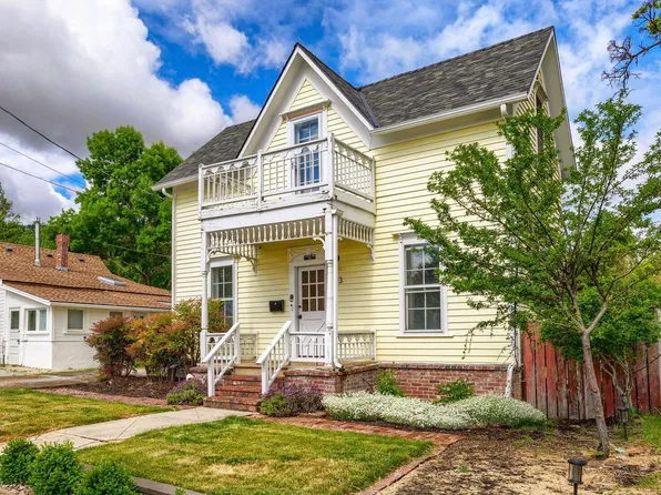 173 Helman St, Ashland, OR 97520