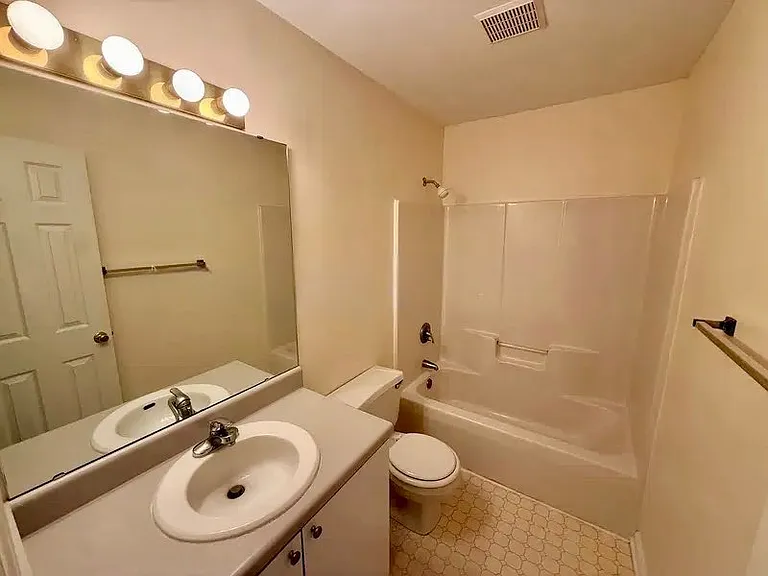 317 Saint Thomas Dr — Photo 10
