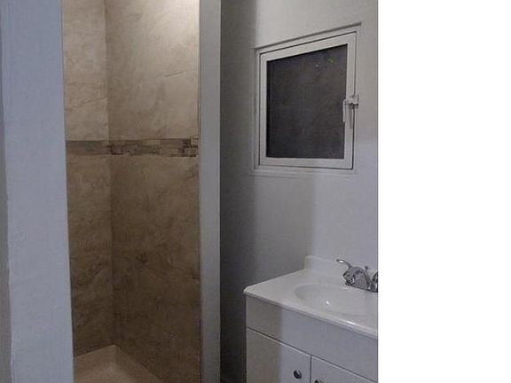 5th image of 5961 Belmar Ter APT 2