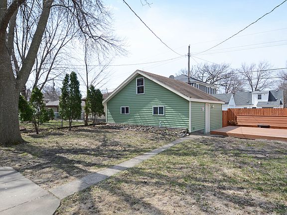 5th image of 3727 Vincent Ave N