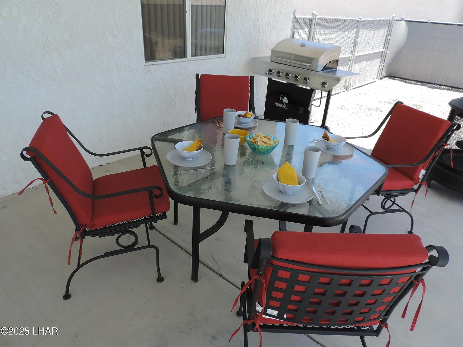 3 bed, 2.0 bath, 1248 sqft, $2,300 — Photo 4