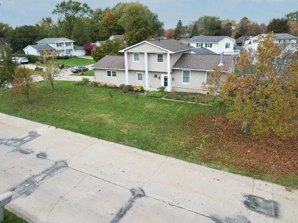 2820 Sweetbriar Dr, Sandusky, OH 44870