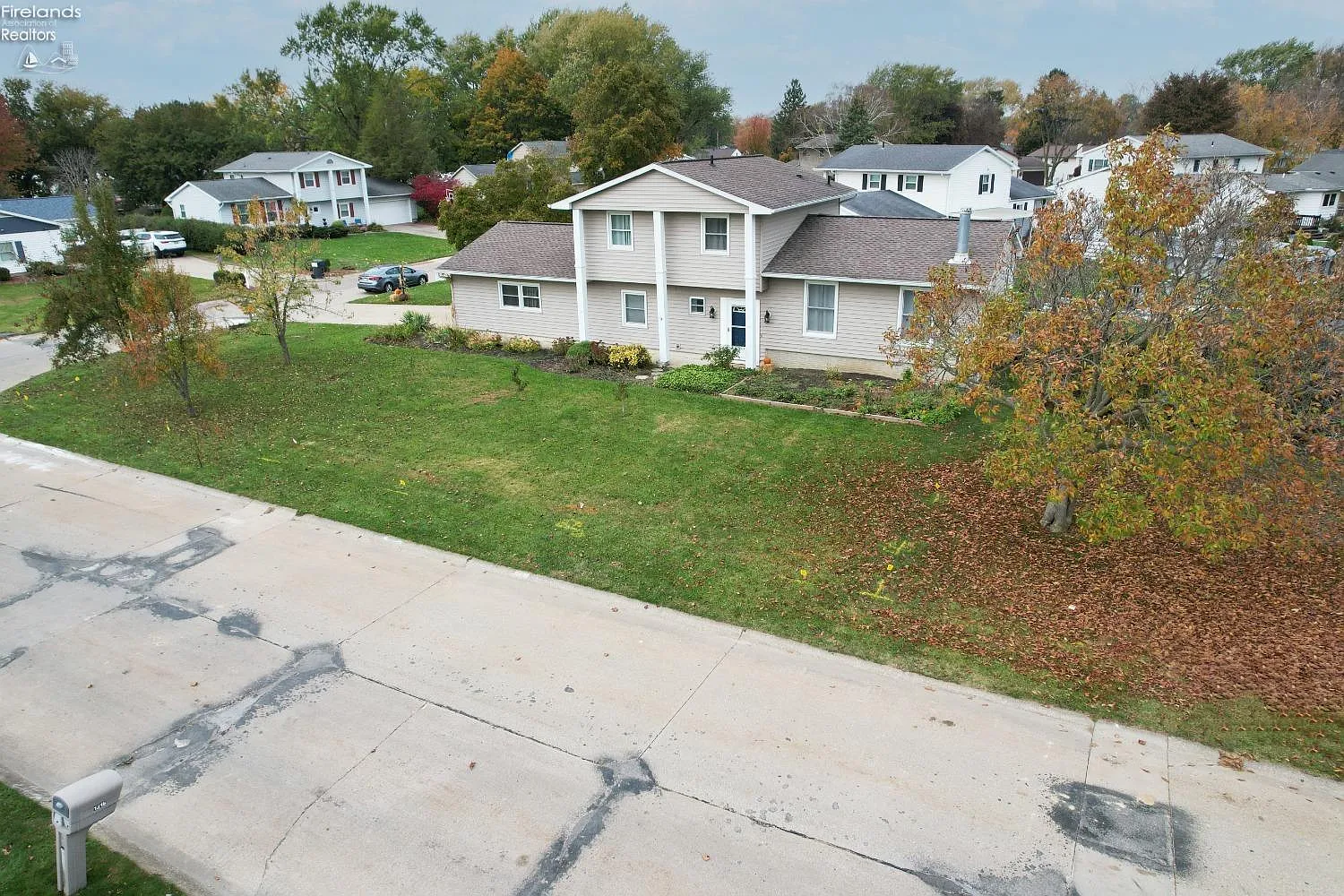 2820 Sweetbriar Dr photo 1