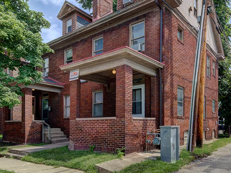 1638 Indianola Ave — Photo 11