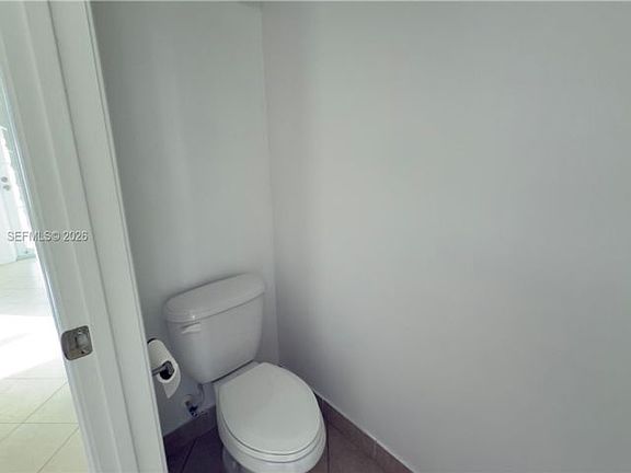 5th image of 1522 SW 147th Ter