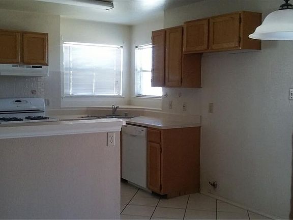 4th image of 1460 Gene Torres Dr