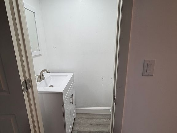 Downstairs 1/2 Bathroom