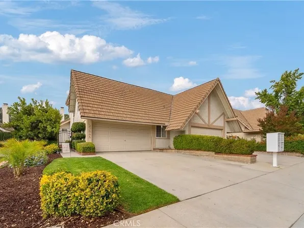 27065 Rio Prado Dr, Santa Clarita, CA 91354