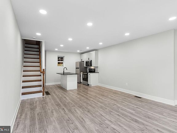 3rd image of 4134 Ogden St