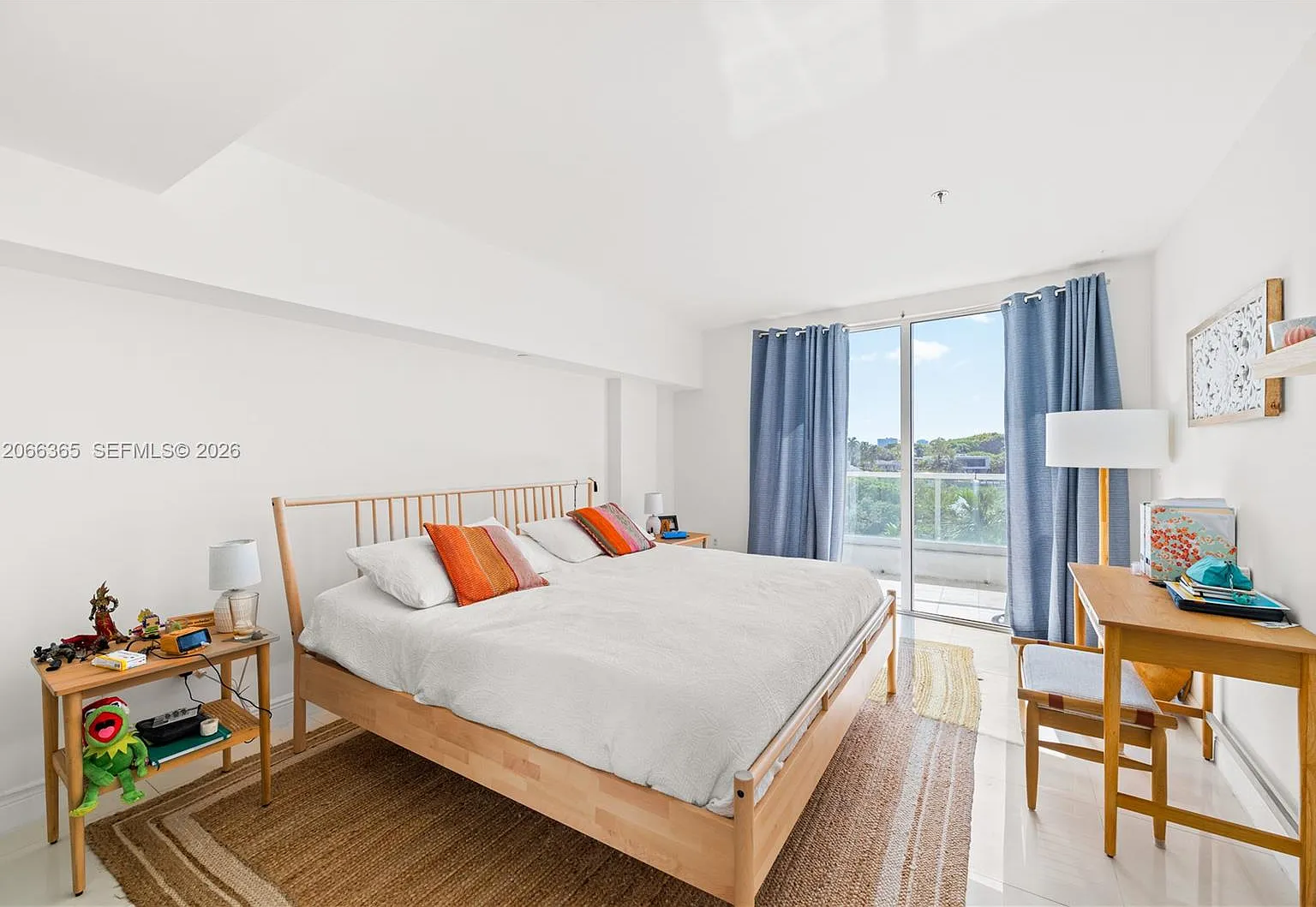 1 bed, 924 sqft, $2,700 — Photo 2