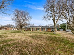 2011 Hygeia Rd, Greenbrier, TN 37073