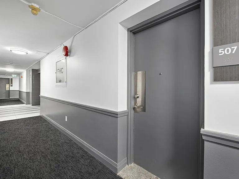 24 Tyndall Ave — Photo 18