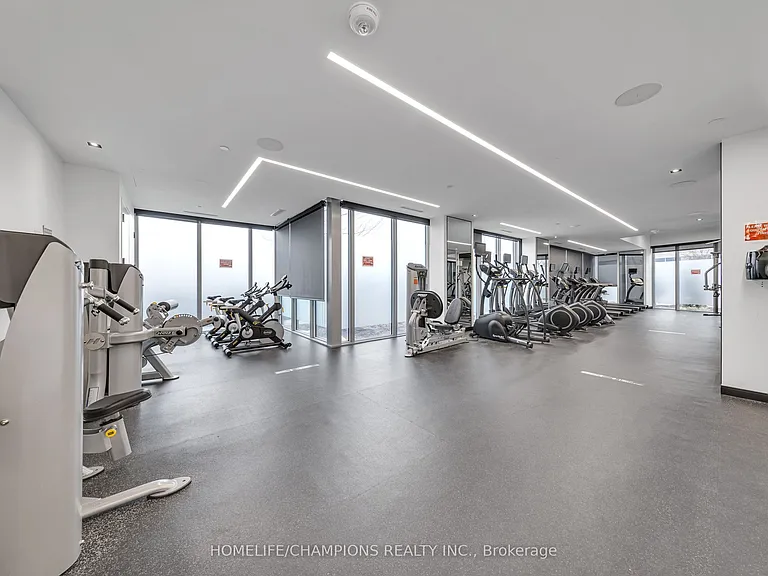 225 Village Green Sq #Penthouse 08 — Photo 25