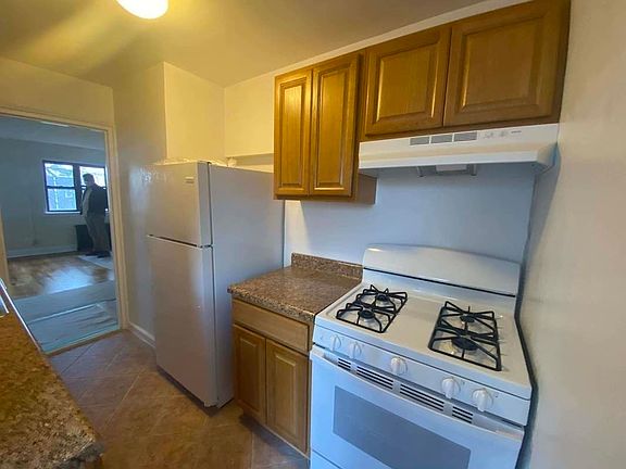3rd image of 20-80 28th St #2