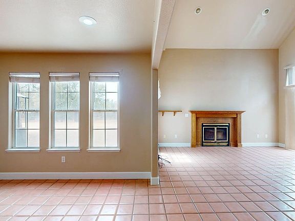 5th image of 76 Stoney Oaks Blvd