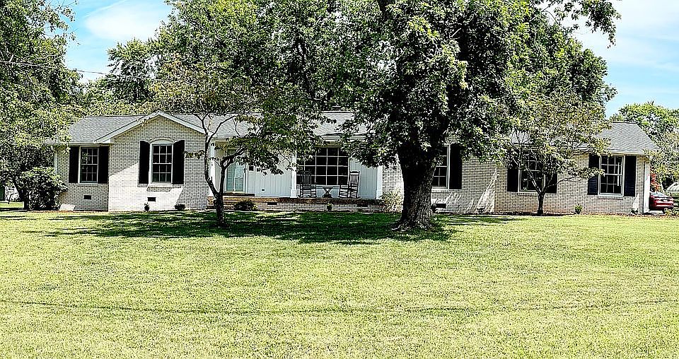 1st image of 165 Glenn Hill Dr