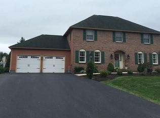 6058 Lisi Gardens Dr, North Syracuse, NY 13212
