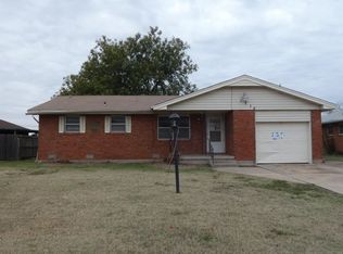 1712 NW 49th St, Lawton, OK 73505