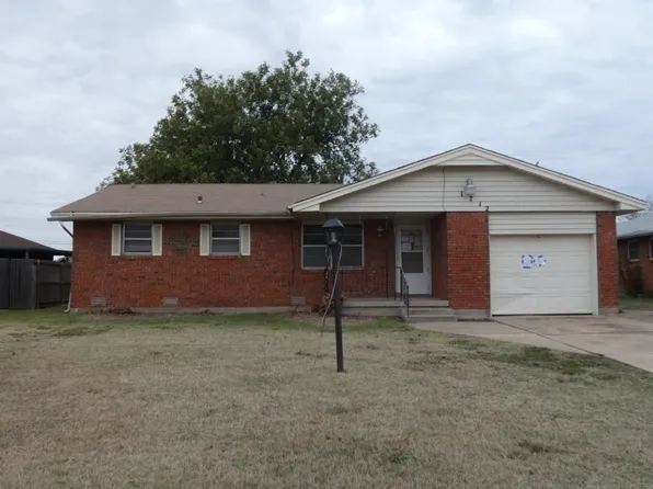 1712 NW 49th St, Lawton, OK 73505