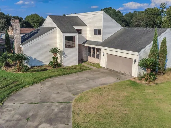 118 Forest Dr, Liberty, TX 77575