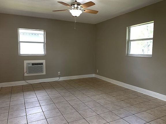 3rd image of 4524 Goddard Ave APT A