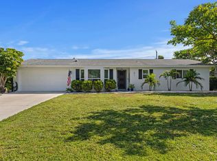 871 Entrada Dr S, Fort Myers, FL 33919