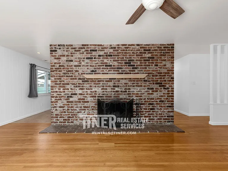 9136 Cecile Way — Photo 13