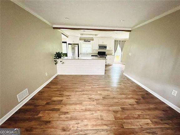 5th image of 105 Tall Tree Rd