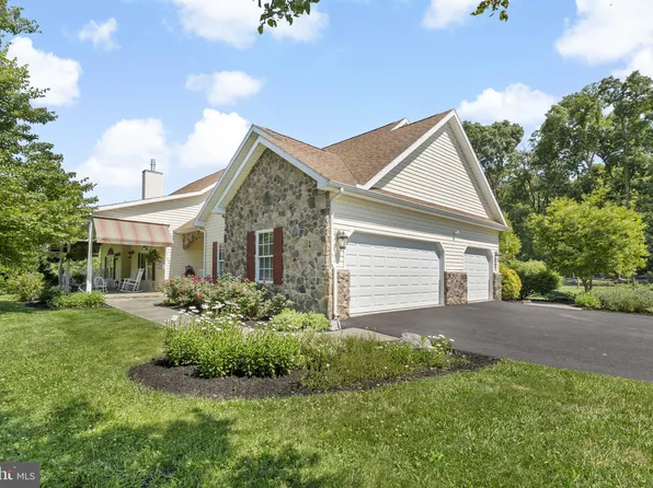 61 Vita Felice Ct, Martinsburg, WV 25404
