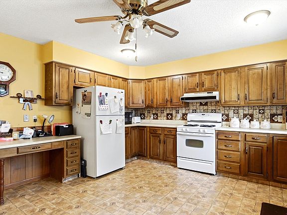 5th image of 3601 SE 28th Ter