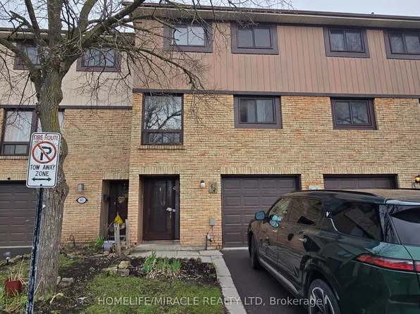 221 Ormond Dr #42, Oshawa, ON L1G 6T7