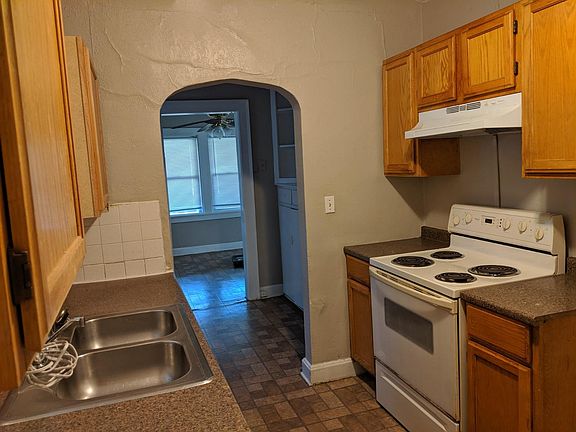 4th image of 6662 Woodland Ave