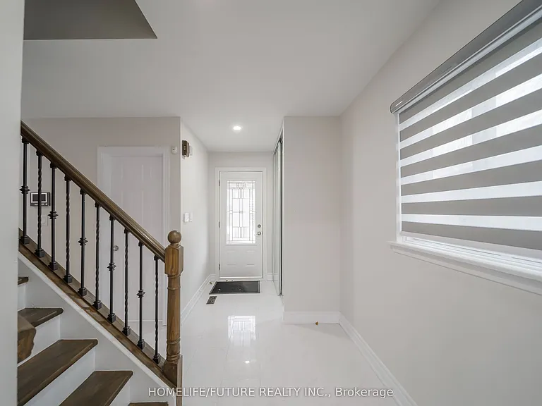 8 Coltman Cres — Photo 4